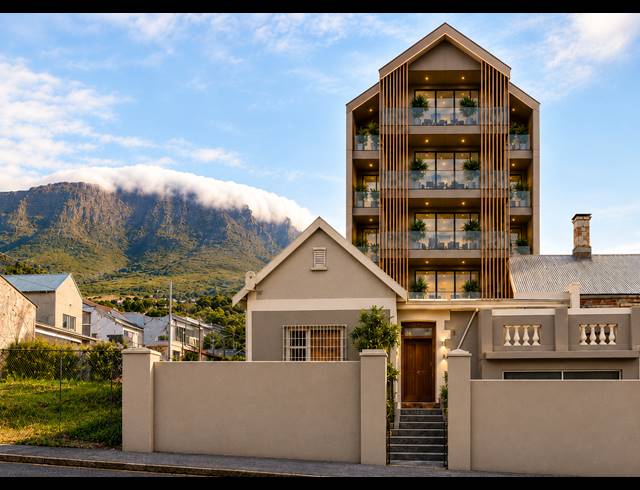 7 BEDROOM HOUSE FOR SALE IN WALMER ESTATE